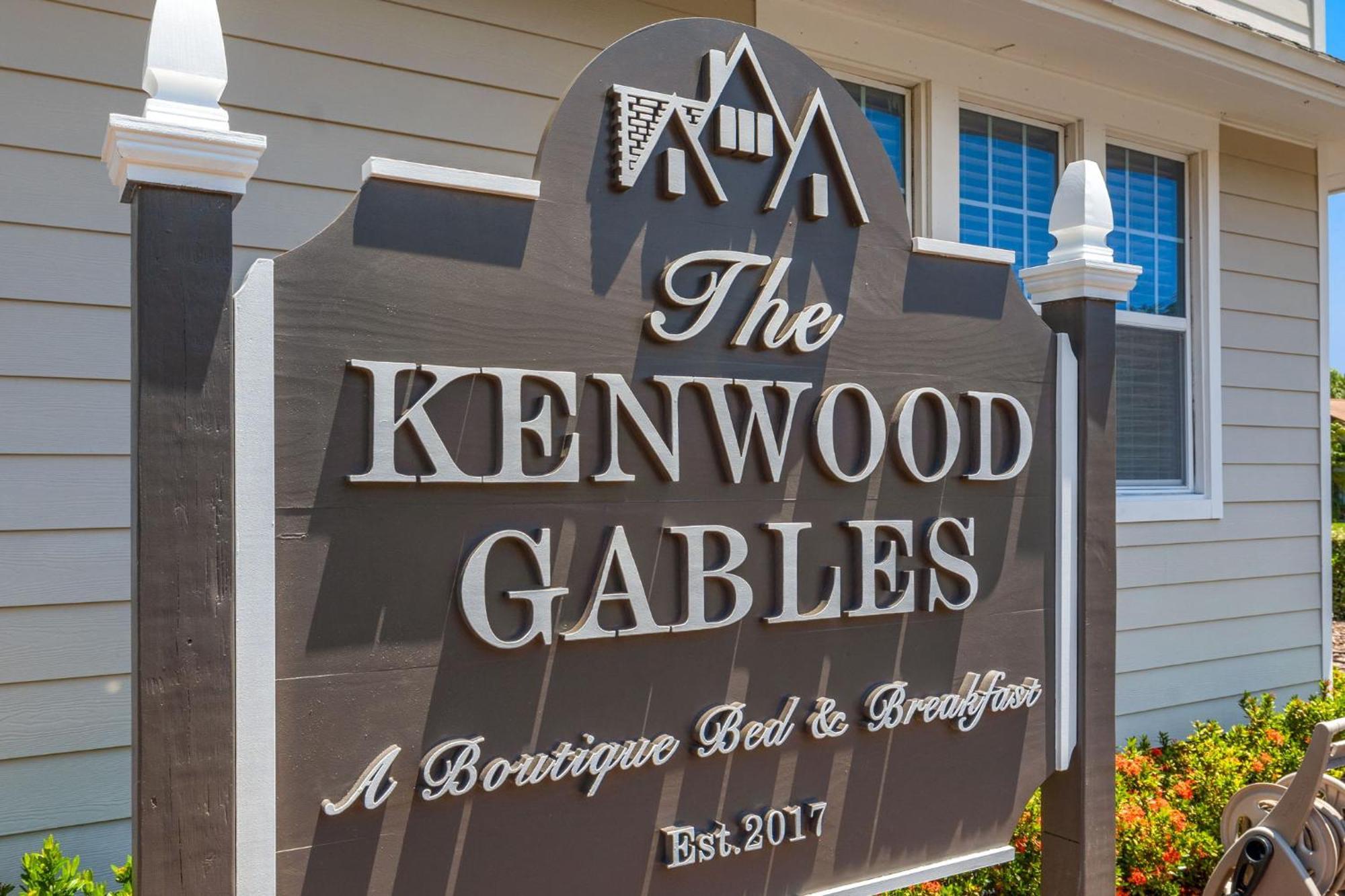 לינה וארוחת בוקר סיינט פיטרסברג The Kenwood Gables מראה חיצוני תמונה